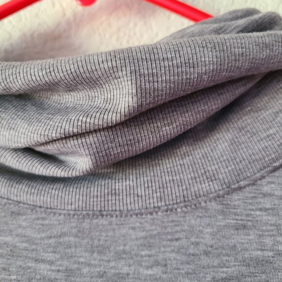 Athleta US Women's Size XS Essence Hooded Tunic Long Sleeve Gray Stretch - Picture 4 of 13